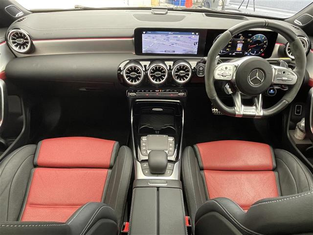 CLAクラスAMG CLA45 S 4マチックプラス 4WD