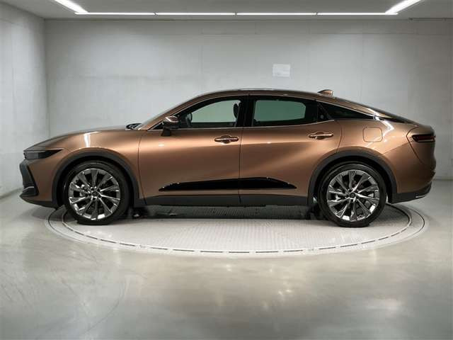 クラウンクロスオーバー2.5 G アドバンスト レザー パッケージ E-Four 4WD
