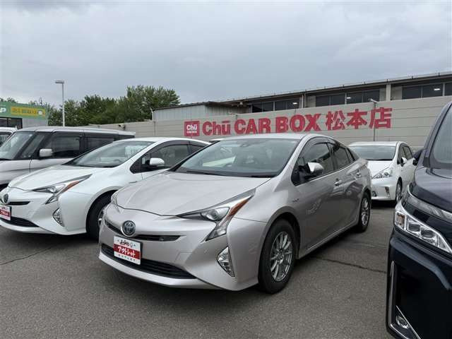 プリウス1.8 S セーフティ プラス E-Four 4WD