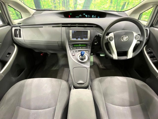 プリウス1.8 S