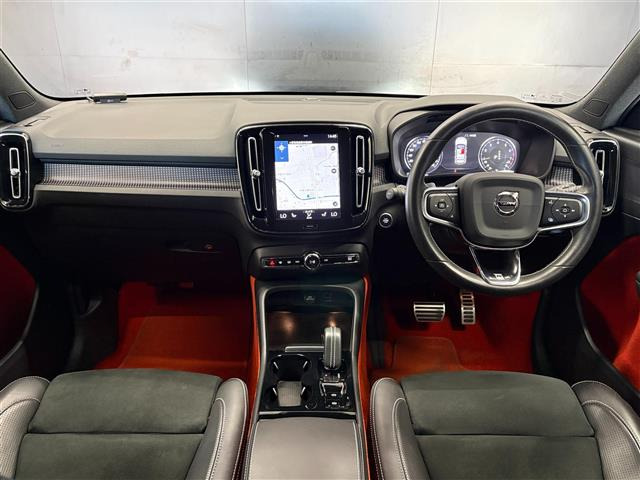 XC40T4 AWD Rデザイン 4WD