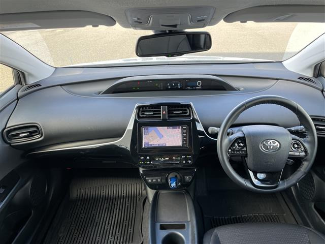 プリウス1.8 S セーフティ プラスII