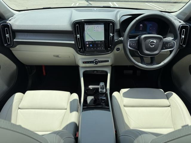 XC40ウルトラ B4 AWD 4WD