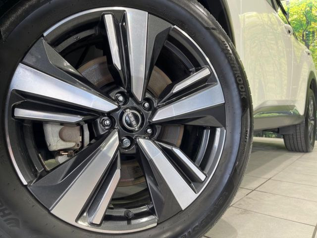 �y����19�C���`�A���~�z�C�[���z�O�ςɃ}�b�`���������A���~�z�C�[���𑕒����Ă���܂��B�e��ЊO�A���~�z�C�[����A�X�^�b�h���X�^�C�����戵�����Ă���܂��B���񂲑��k����������