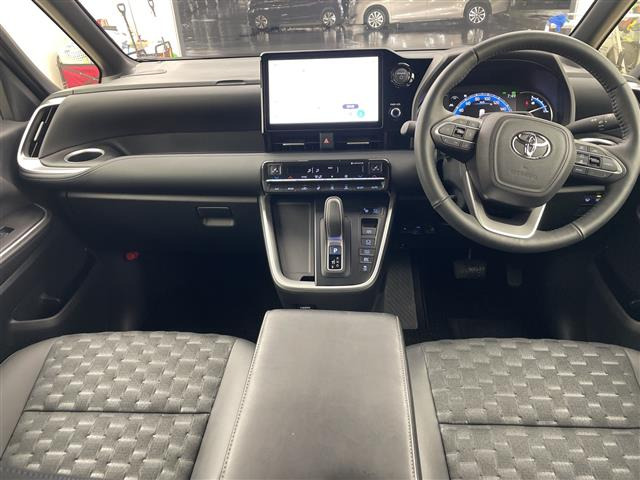 ヴォクシー1.8 ハイブリッド S-Z E-Four 4WD