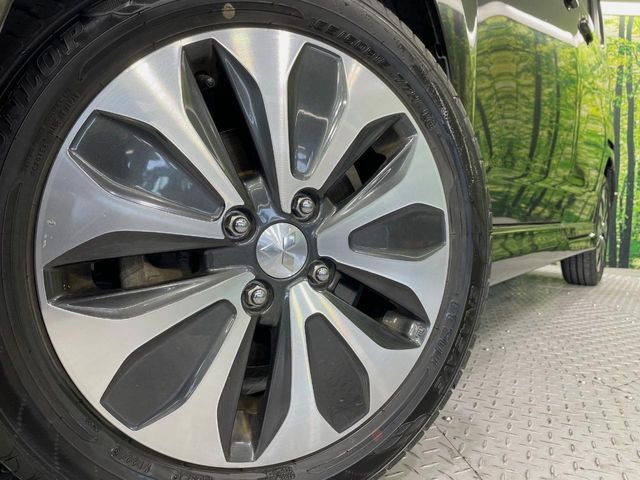 �y����15�C���`�A���~�z�C�[���z�O�ςɃ}�b�`���������A���~�z�C�[���𑕒����Ă���܂��B�e��ЊO�A���~�z�C�[����A�X�^�b�h���X�^�C�����戵�����Ă���܂��B���񂲑��k����������