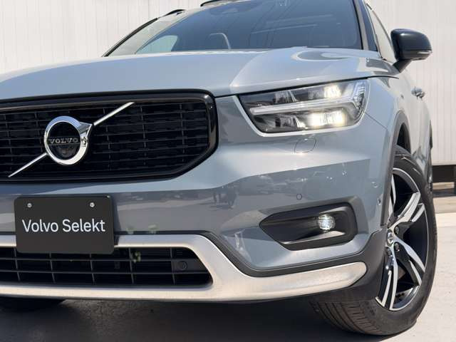 XC40B4 AWD Rデザイン 4WD