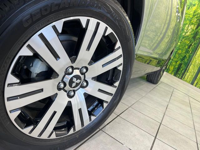 �y����18�C���`�A���~�z�C�[���z�O�ςɃ}�b�`���������A���~�z�C�[���𑕒����Ă���܂��B�e��ЊO�A���~�z�C�[����A�X�^�b�h���X�^�C�����戵�����Ă���܂��B���񂲑��k����������