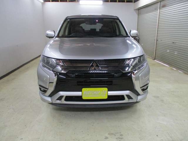 アウトランダーPHEV 2.4 G 4WD