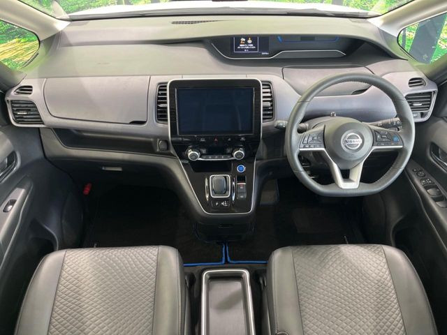 セレナ1.2 e-POWER ハイウェイスターV
