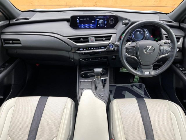 UX250h Fスポーツ