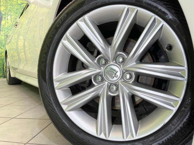 �y����17�C���`�A���~�z�C�[���z�O�ςɃ}�b�`���������A���~�z�C�[���𑕒����Ă���܂��B�e��ЊO�A���~�z�C�[����A�X�^�b�h���X�^�C�����戵�����Ă���܂��B���񂲑��k����������
