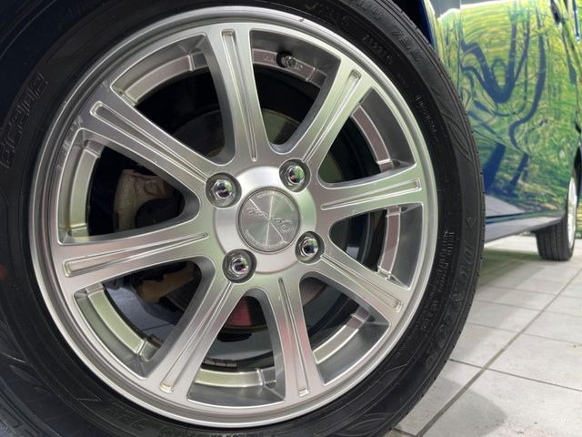�y14�C���`�A���~�z�C�[���z�O�ςɃ}�b�`�����A���~�z�C�[���𑕒����Ă���܂��B�e��A���~�z�C�[����A�X�^�b�h���X�^�C�����戵�����Ă���܂��B���񂲑��k����������