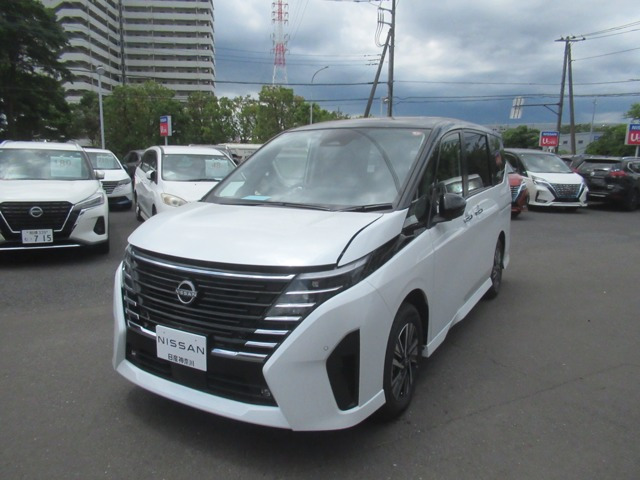 セレナ1.4 e-POWER ハイウェイスターV