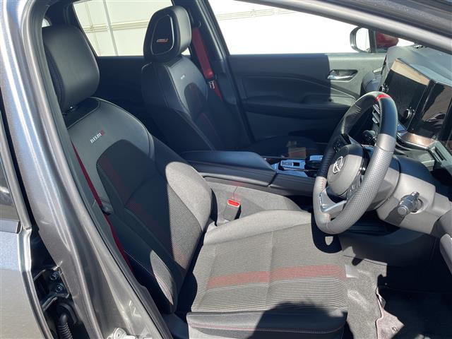 ノートオーラ1.2 NISMO チューンド e-POWER 4WD