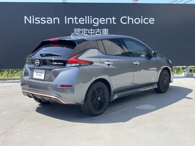 リーフe+ X 90周年記念車