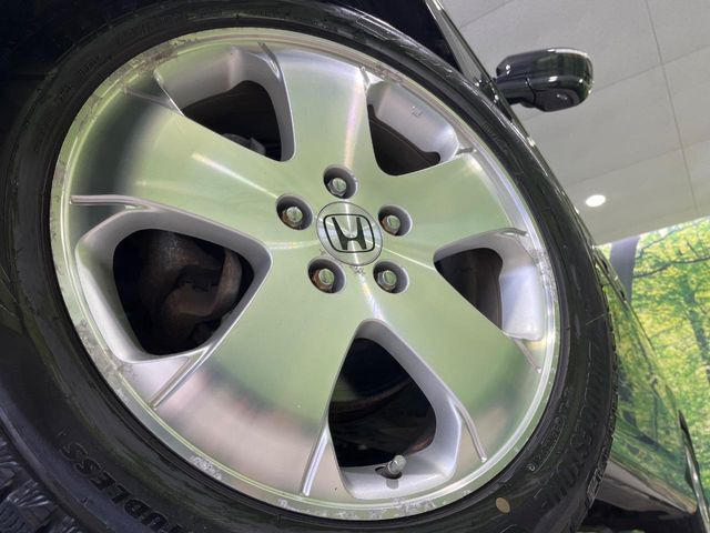 �y����18�C���`�A���~�z�C�[���z�O�ςɃ}�b�`���������A���~�z�C�[���𑕒����Ă���܂��B�e��ЊO�A���~�z�C�[����A�X�^�b�h���X�^�C�����戵�����Ă���܂��B���񂲑��k����������