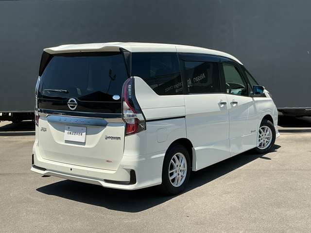 セレナ1.2 e-POWER ハイウェイスターV