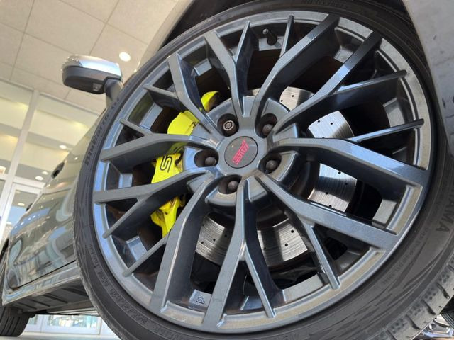 �y����19�C���`�A���~�z�C�[���z�O�ςɃ}�b�`���������A���~�z�C�[���𑕒����Ă���܂��B�e��ЊO�A���~�z�C�[����A�X�^�b�h���X�^�C�����戵�����Ă���܂��B���񂲑��k����������