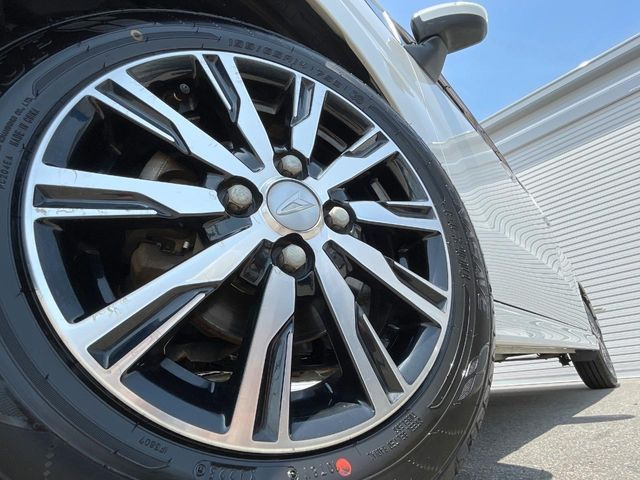 �y����14�C���`�A���~�z�C�[���z�O�ςɃ}�b�`���������A���~�z�C�[���𑕒����Ă���܂��B�e��ЊO�A���~�z�C�[����A�X�^�b�h���X�^�C�����戵�����Ă���܂��B���񂲑��k����������