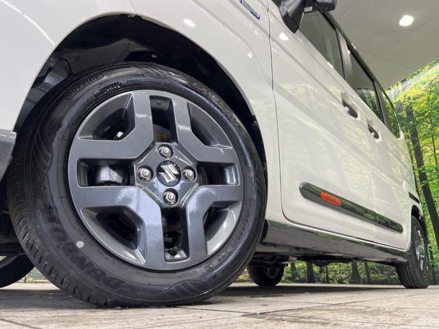 �y����14�C���`�A���~�z�C�[���z�O�ςɃ}�b�`���������A���~�z�C�[���𑕒����Ă���܂��B�e��ЊO�A���~�z�C�[����A�X�^�b�h���X�^�C�����戵�����Ă���܂��B���񂲑��k����������