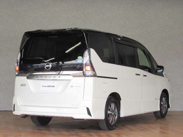 セレナ1.2 e-POWER ハイウェイスターV