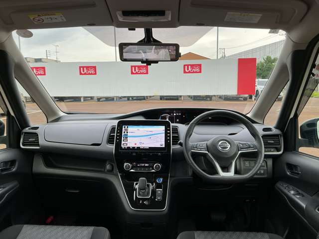 セレナ1.2 e-POWER ハイウェイスターV アーバンクロム