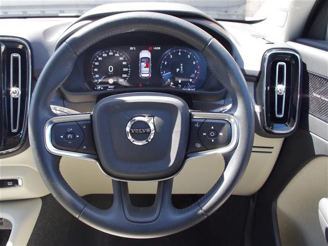 XC40B4 AWD インスクリプション 4WD