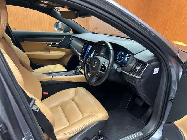 V90クロスカントリーD4 AWD ディーゼル 4WD