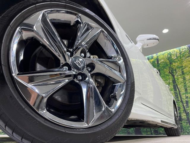 �y����18�C���`�A���~�z�C�[���z�O�ςɃ}�b�`���������A���~�z�C�[���𑕒����Ă���܂��B�e��ЊO�A���~�z�C�[����A�X�^�b�h���X�^�C�����戵�����Ă���܂��B���񂲑��k����������