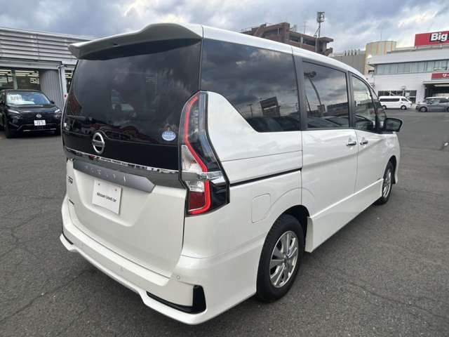 セレナ2.0 ハイウェイスターV 4WD