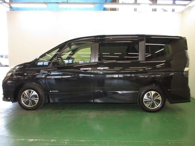 セレナ1.2 e-POWER ハイウェイスターV