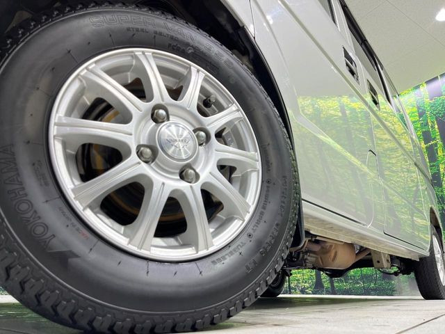 �y12�C���`�A���~�z�C�[���z�O�ςɃ}�b�`�����A���~�z�C�[���𑕒����Ă���܂��B�e��A���~�z�C�[����A�X�^�b�h���X�^�C�����戵�����Ă���܂��B���񂲑��k����������
