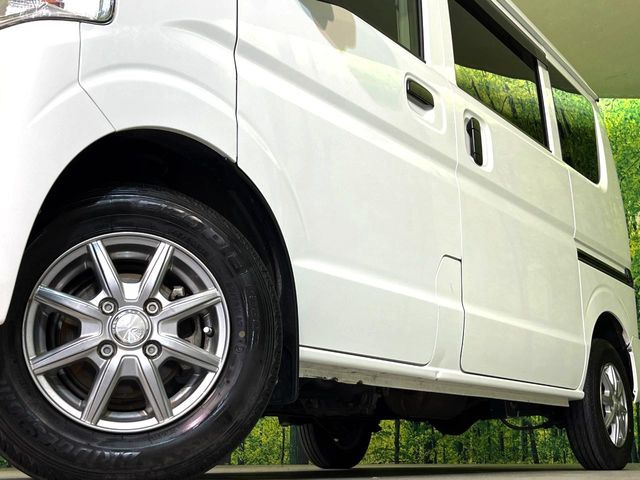 �y13�C���`�A���~�z�C�[���z�O�ςɃ}�b�`�����A���~�z�C�[���𑕒����Ă���܂��B�e��A���~�z�C�[����A�X�^�b�h���X�^�C�����戵�����Ă���܂��B���񂲑��k����������