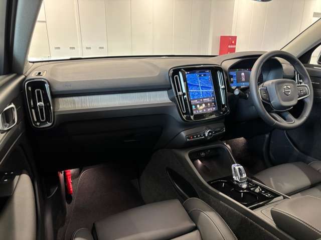 XC40ウルトラ B4 AWD 4WD