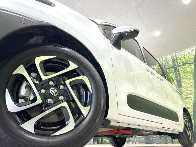 �y����15�C���`�A���~�z�C�[���z�O�ςɃ}�b�`���������A���~�z�C�[���𑕒����Ă���܂��B�e��ЊO�A���~�z�C�[����A�X�^�b�h���X�^�C�����戵�����Ă���܂��B���񂲑��k����������