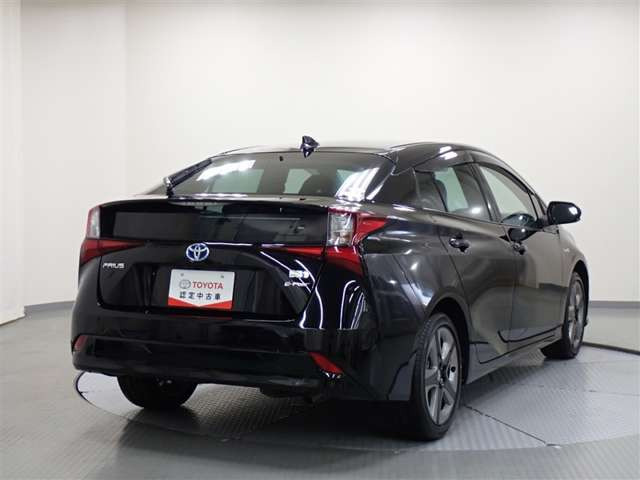 プリウス1.8 A ツーリングセレクション E-Four 4WD