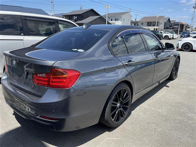 3シリーズセダン320i スポーツ