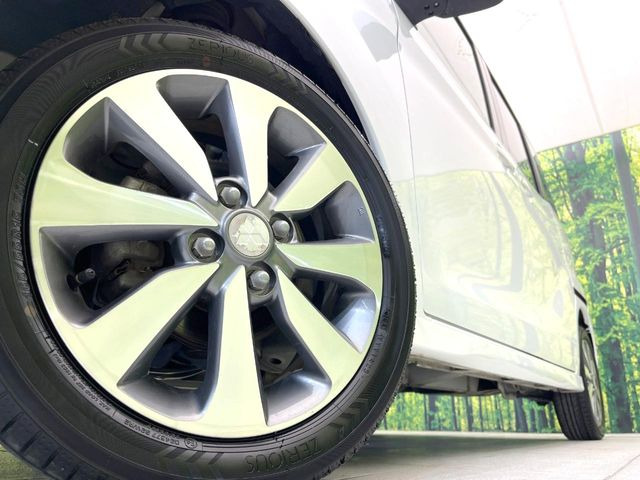 �y����15�C���`�A���~�z�C�[���z�O�ςɃ}�b�`���������A���~�z�C�[���𑕒����Ă���܂��B�e��ЊO�A���~�z�C�[����A�X�^�b�h���X�^�C�����戵�����Ă���܂��B���񂲑��k����������