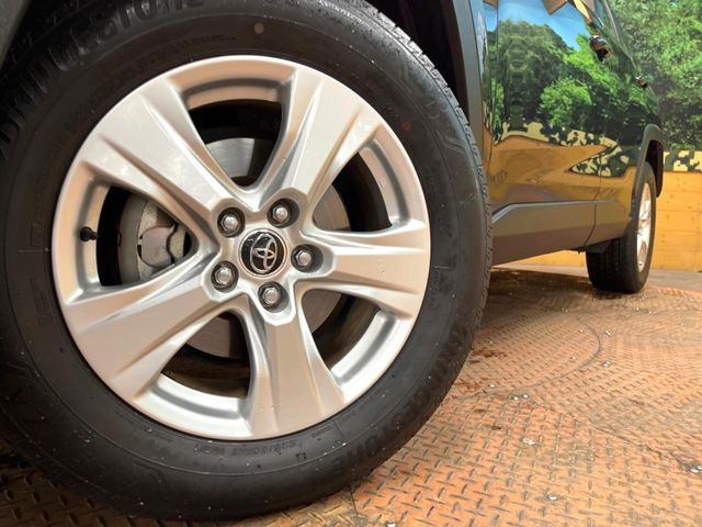 �y�����A���~�z�C�[���z�O�ςɃ}�b�`���������A���~�z�C�[���𑕒����Ă���܂��B�e��ЊO�A���~�z�C�[����A�X�^�b�h���X�^�C�����戵�����Ă���܂��B���񂲑��k����������