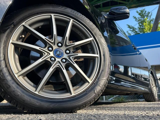 �y17�C���`�A���~�z�C�[���z�O�ςɃ}�b�`�����A���~�z�C�[���𑕒����Ă���܂��B�e��A���~�z�C�[����A�X�^�b�h���X�^�C�����戵�����Ă���܂��B���񂲑��k����������