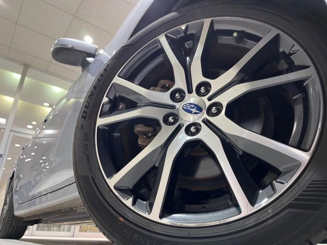 �y����17�C���`�A���~�z�C�[���z�O�ςɃ}�b�`���������A���~�z�C�[���𑕒����Ă���܂��B�e��ЊO�A���~�z�C�[����A�X�^�b�h���X�^�C�����戵�����Ă���܂��B���񂲑��k����������