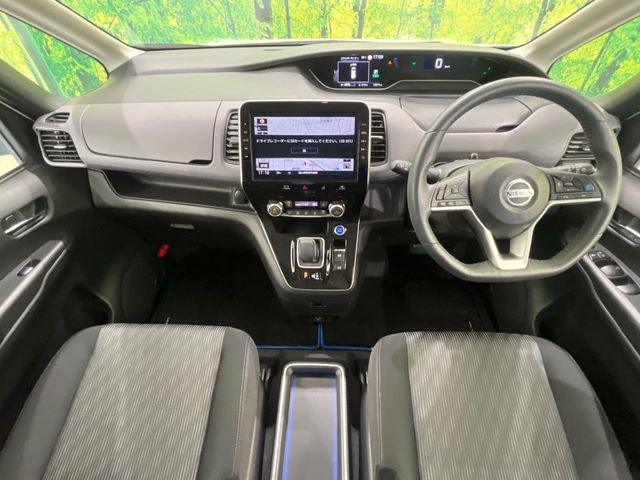 セレナ1.2 e-POWER ハイウェイスターV