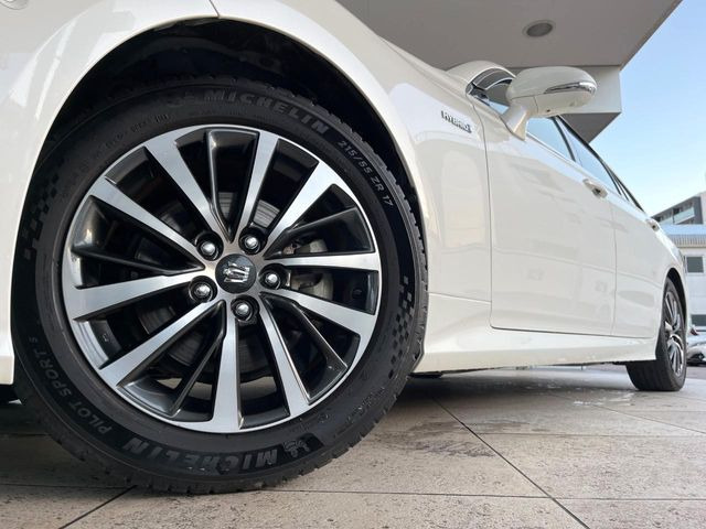 �y����17�C���`�A���~�z�C�[���z�O�ςɃ}�b�`���������A���~�z�C�[���𑕒����Ă���܂��B�e��ЊO�A���~�z�C�[����A�X�^�b�h���X�^�C�����戵�����Ă���܂��B���񂲑��k����������