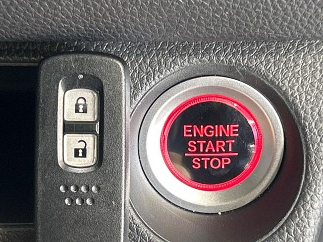 �yHonda�X�}�[�g�L�[�z�J�o����|�P�b�g�ɓ��ꂽ�܂܂ł��h�A�̎{���E�������\�ȃX�}�[�g�L�[�𑕔��B�G���W���̃I���E�I�t�����J�M�����o���K�v����������Ƃ��Ă��֗��ł���