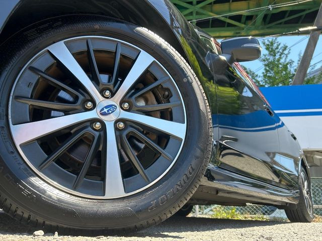 �y����16�C���`�A���~�z�C�[���z�O�ςɃ}�b�`���������A���~�z�C�[���𑕒����Ă���܂��B�e��ЊO�A���~�z�C�[����A�X�^�b�h���X�^�C�����戵�����Ă���܂��B���񂲑��k����������