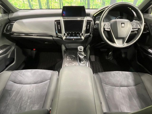 クラウンハイブリッド 2.5 RS アドバンス Four 4WD
