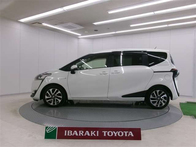 シエンタハイブリッド 1.5 G クエロ