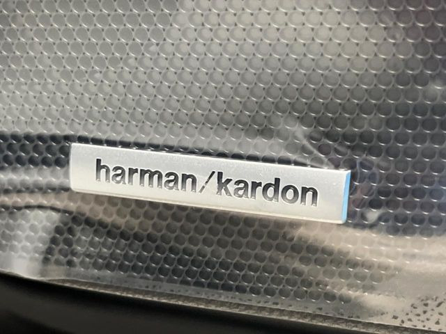 ��harman/kardon�T�E���h�V�X�e��:�I�[�f�B�I��僁�[�J�[����|����v���~�A���X�s�[�J�[�𑕔��B�����̃X�s�[�J�[����A���̗������܂ŕ����鍂�i���ȉ��y�����y���݂��������܂��B