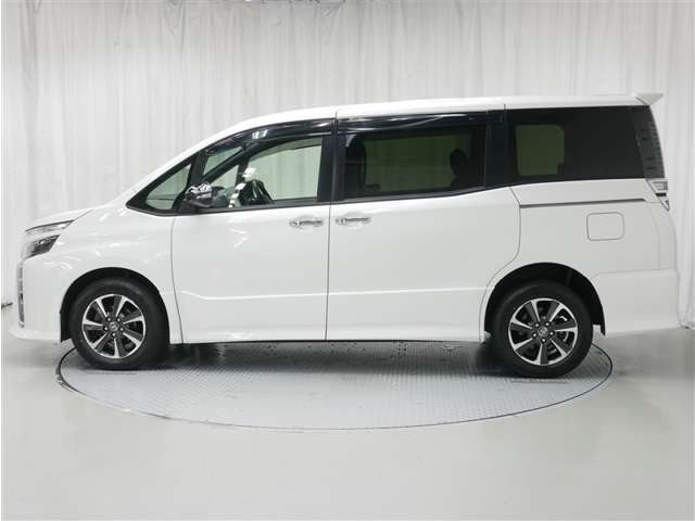 ヴォクシー2.0 ZS 煌II 4WD